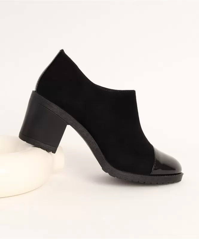 The Black Velvet Heels 