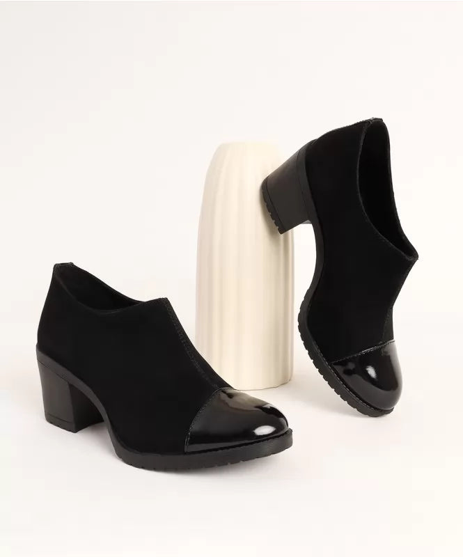 The Black Velvet Heels 